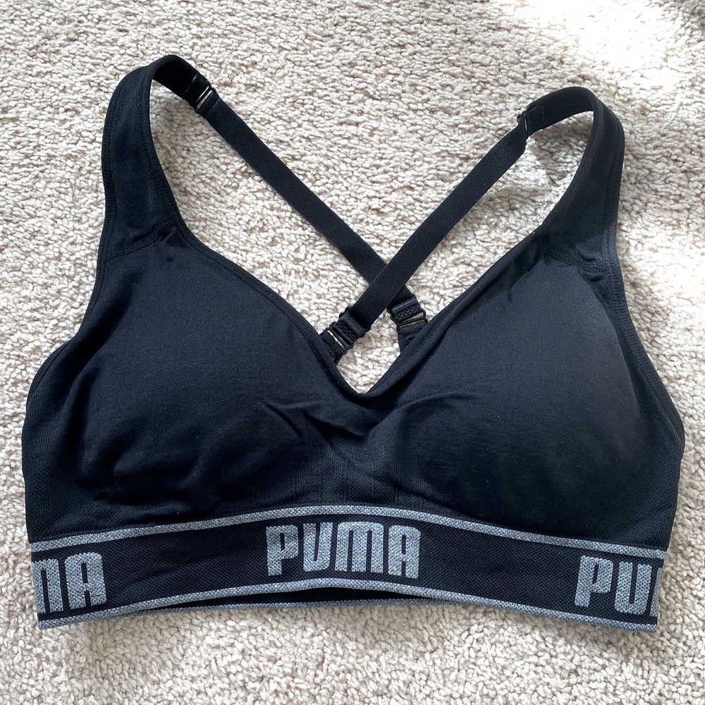 ✅3 for $8 Puma women’s sports bra - black - US M